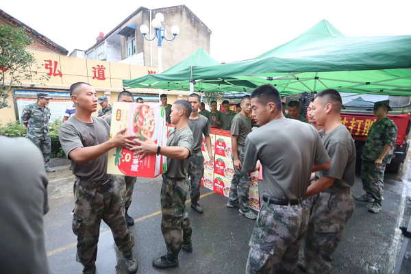 上前线送温暖，6686手机端入口集团赴固始县慰问抗洪一线人民子弟兵